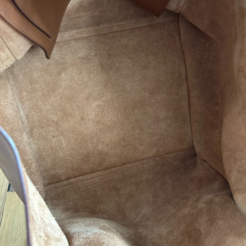 CELINE Big Bag Medium in Tan Smooth Leather - Picture 3 of 8
